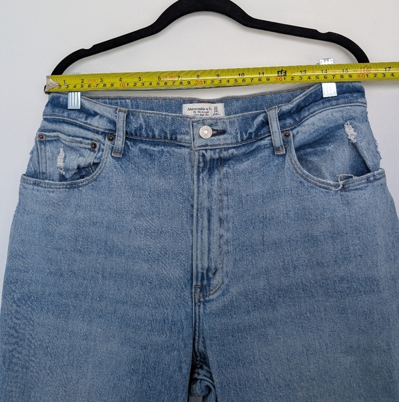 Abercrombie Curve Love 14L/32 90s Straight Ultra High Rise Jeans Distressed - Picture 10 of 16